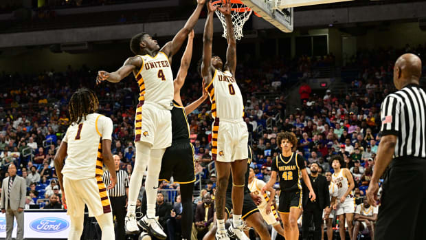 Beaumont United San Antonio Brennan Texas boys basketball 6A playoffs UIL state semifinals 031023 Tom Dendy 30